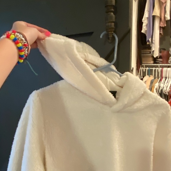 Cropped Teddy Hoodie - Picture 4 of 5